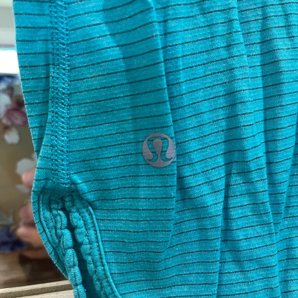 Teal racer back flowy tank - Picture 3 of 3